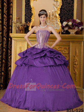 Beautiful Sweet 16 Dresses In Purple Ball Gown Strapless With Appliques Taffeta