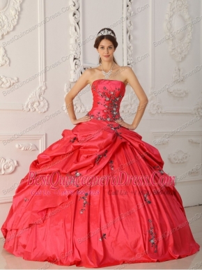 Red Ball Gown Strapless Floor-length Taffeta Appliques Quinceanera Dress