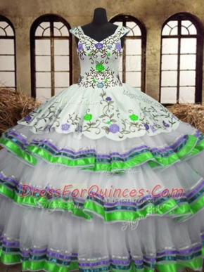 Excellent Straps Ruffled Floor Length Ball Gowns Sleeveless White Sweet 16 Quinceanera Dress Lace Up