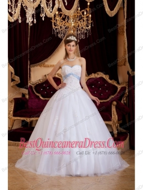 White A-line / Princess Sweetheart Floor-length Appliques Tulle Quinceanera Dress