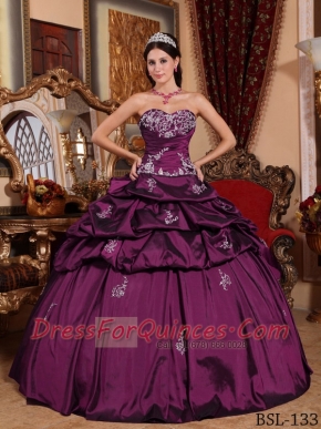 Classical Quinceanera Dress In Purple Ball Gown Sweetheart With Taffeta Appliques