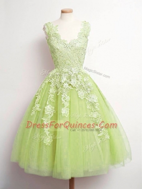 Sleeveless Tulle Knee Length Lace Up Quinceanera Court Dresses in Yellow Green with Lace