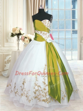 Floor Length White Quinceanera Gown Sweetheart Sleeveless Lace Up