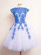 Discount Sleeveless Knee Length Appliques Lace Up Quinceanera Dama Dress with Blue And White